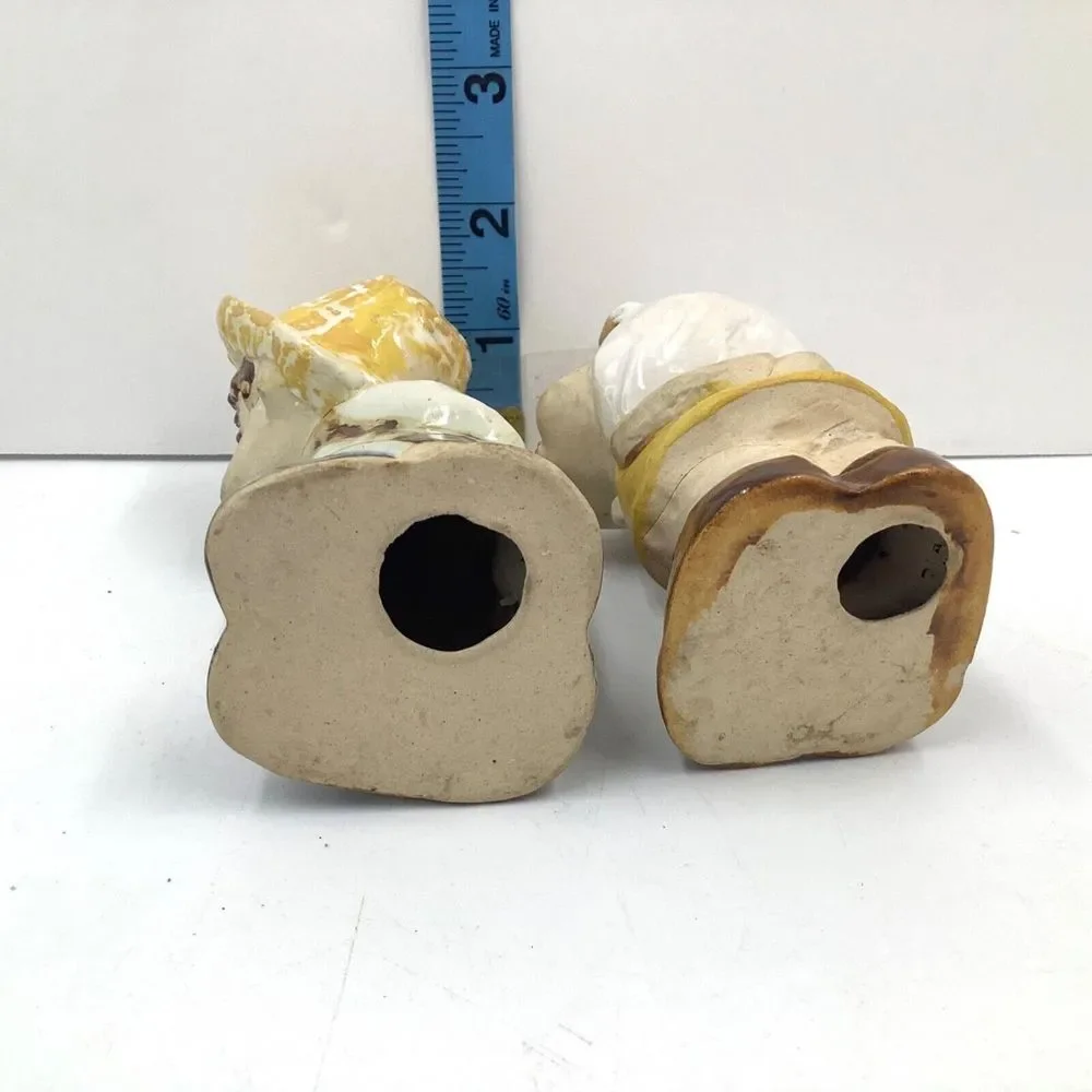 Boy Kissing Girl Yellow Salt‎ and Pepper Shakers Gift Ceramic Vintage
